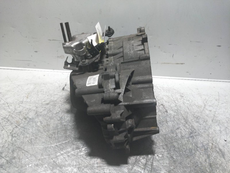 Recambio de caja cambios para volvo v40 familiar 2.0 turbo cat referencia OEM IAM P30616031 M56HB T102249