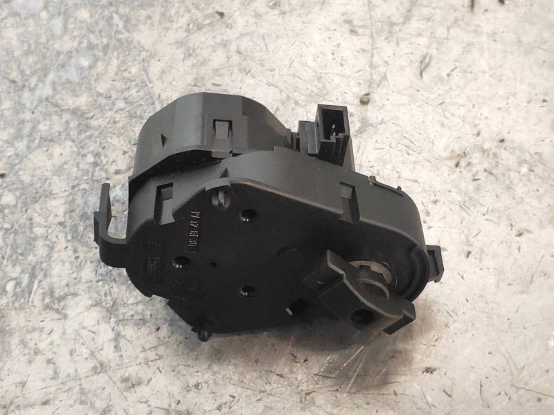 Recambio de motor apertura trampillas climatizador para bmw serie 6 coupe (e63) 4.4 v8 32v cat referencia OEM IAM 69303039  