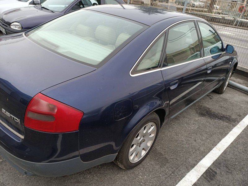 audi a6 berlina (4b2) del año 2000