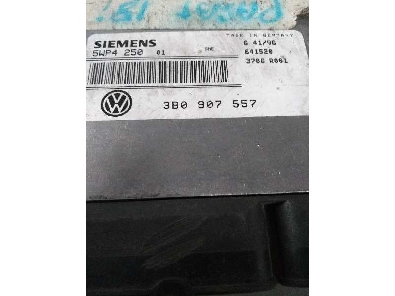 Recambio de centralita motor uce para volkswagen passat berlina (3b2) referencia OEM IAM 3B0907557 5WP425001 