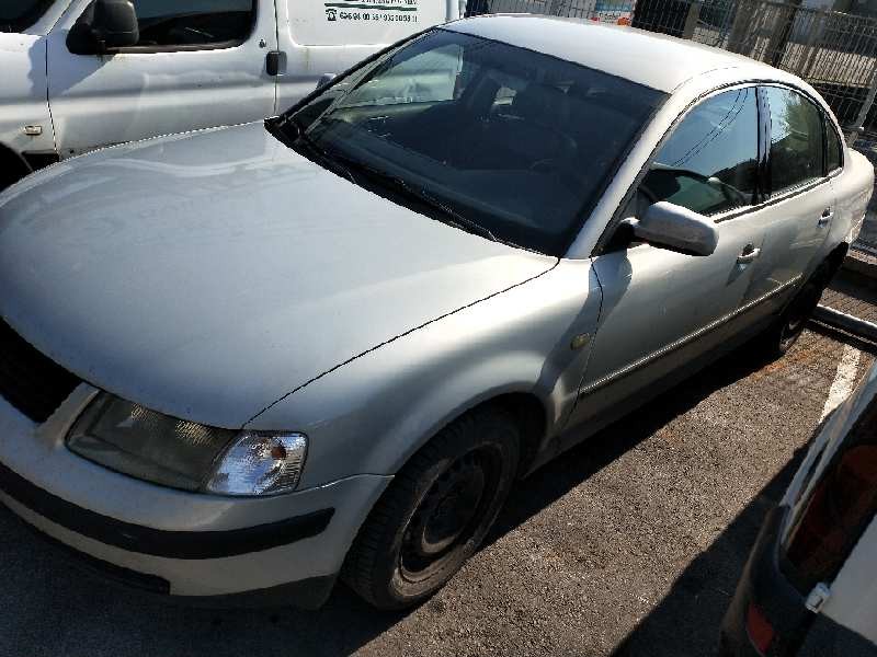 volkswagen passat berlina (3b2) del año 1999