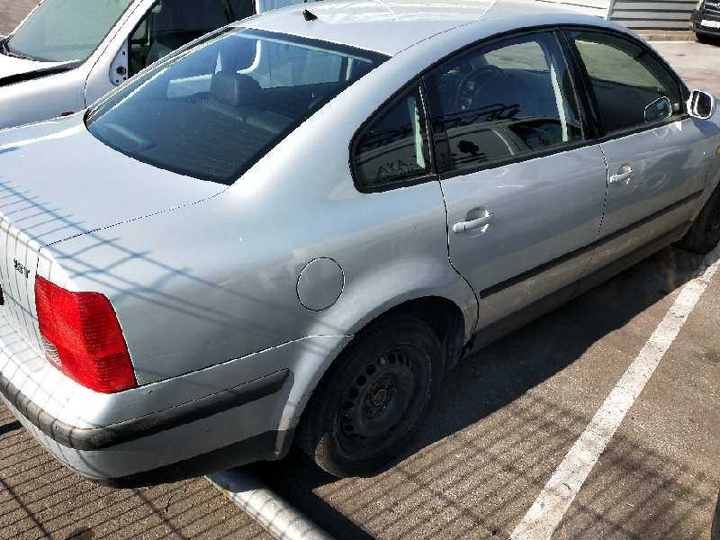 volkswagen passat berlina (3b2) del año 1999