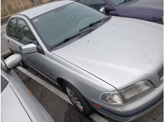 volvo s40 berlina del año 2000