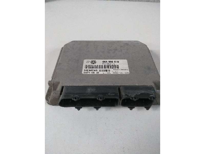 Recambio de centralita motor uce para volkswagen golf iv berlina (1j1) 1.6 referencia OEM IAM 5WP419003 06A906019 