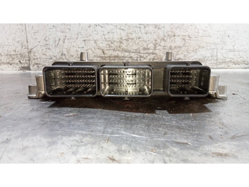 Recambio de centralita motor uce para citroen c5 berlina seduction referencia OEM IAM 28335216 9801538280 