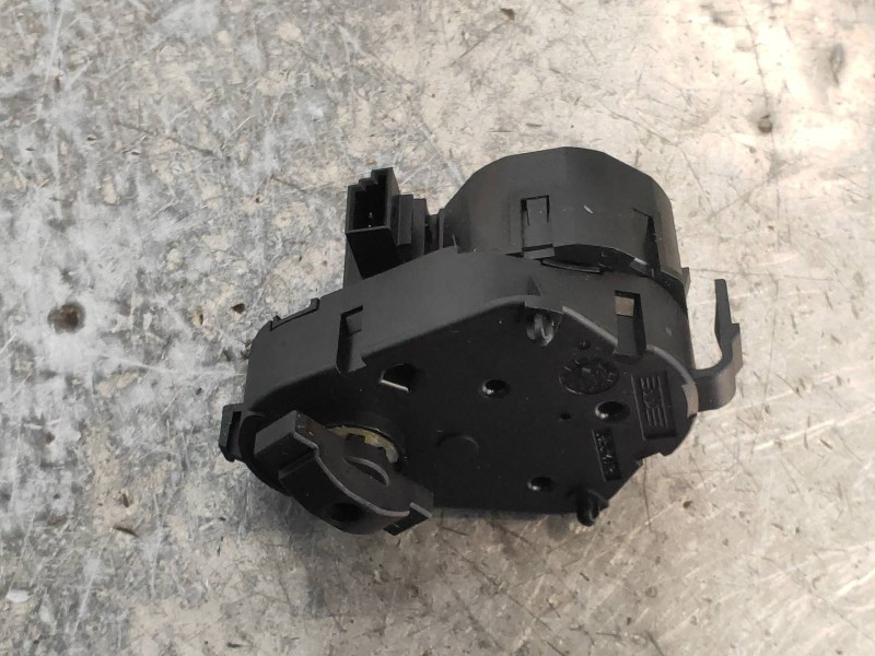 Recambio de motor apertura trampillas climatizador para bmw serie 6 coupe (e63) 4.4 v8 32v cat referencia OEM IAM 69303039  