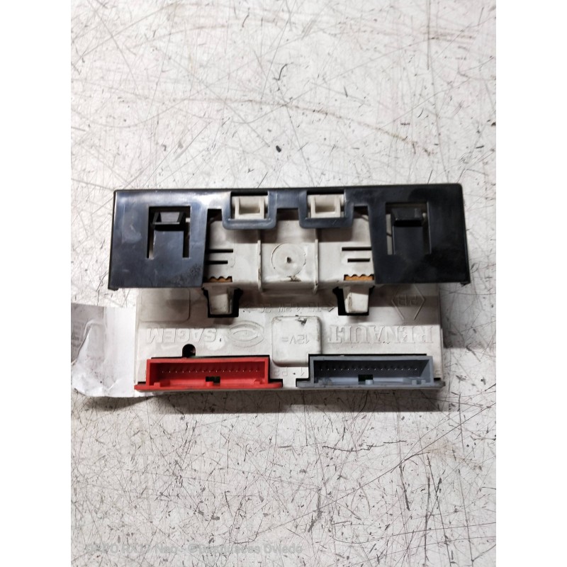Recambio de pantalla multifuncion para renault laguna (b56) 1.9 dti rt referencia OEM IAM P7700428029A 216487557 