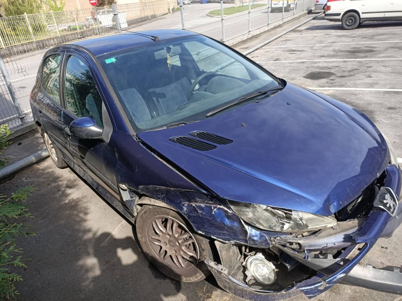 peugeot 206 berlina del año 2002 peugeot 206 berlina del año 2002