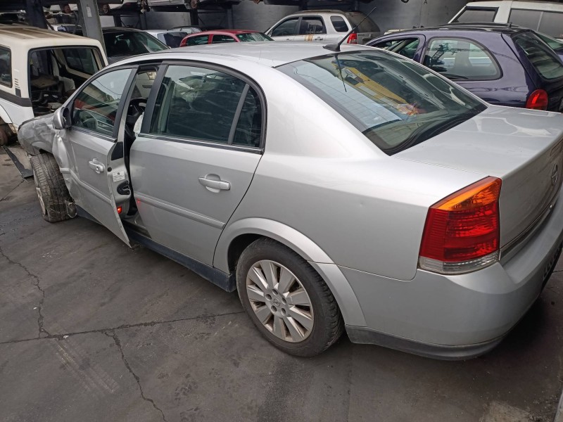 opel vectra c berlina del año 2002