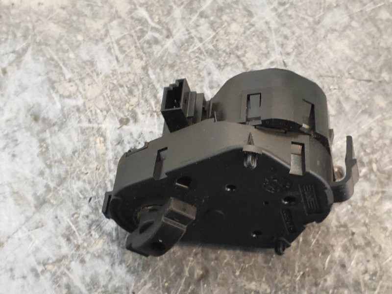 Recambio de motor apertura trampillas climatizador para bmw serie 6 coupe (e63) 4.4 v8 32v cat referencia OEM IAM 69303039  