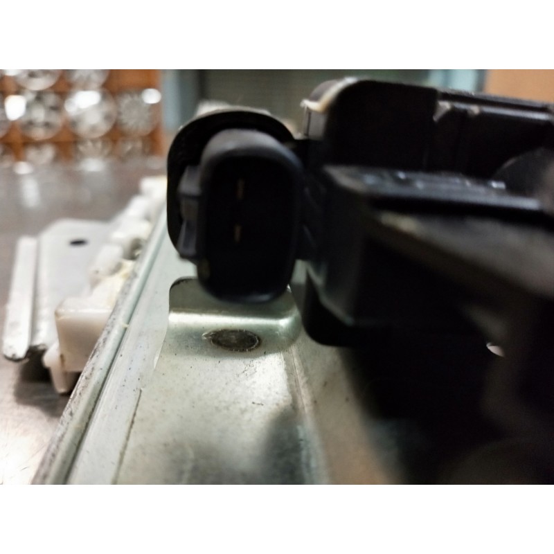 Recambio de elevalunas trasero izquierdo para suzuki grand vitara jb (jt) 1,9 ltr. ddis jlx-e 5-türig referencia OEM IAM   