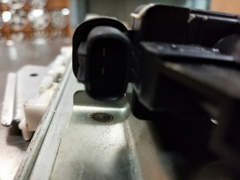 Recambio de elevalunas trasero izquierdo para suzuki grand vitara jb (jt) 1,9 ltr. ddis jlx-e 5-türig referencia OEM IAM   