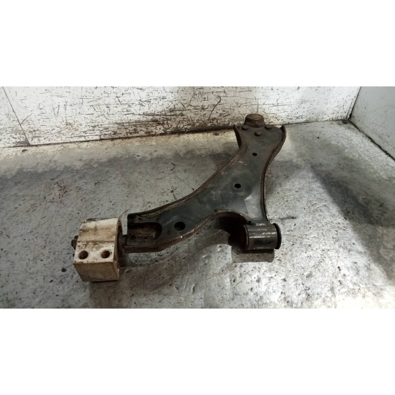 Recambio de brazo suspension inferior delantero derecho para chevrolet captiva 2.0 vcdi lt referencia OEM IAM   