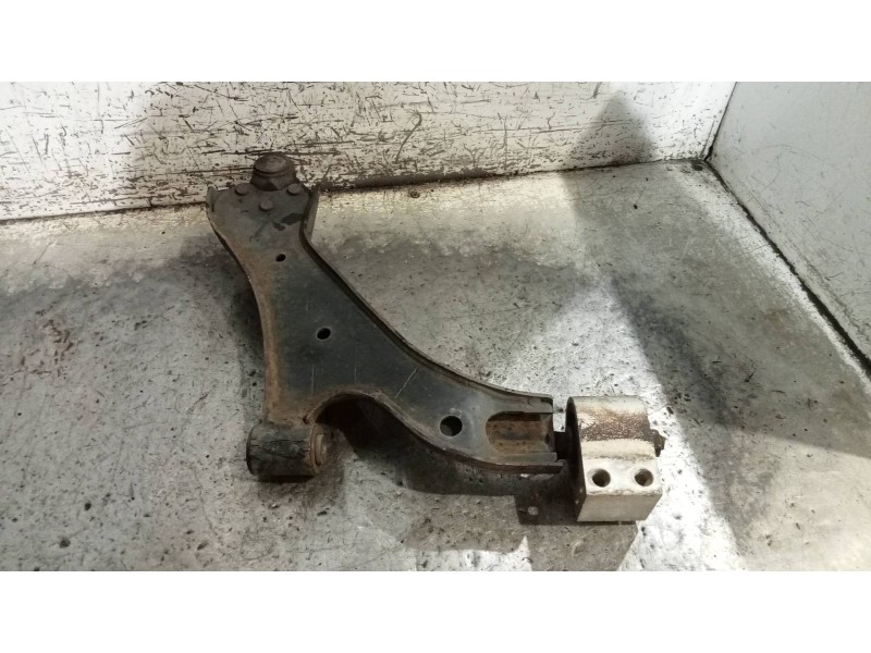 Recambio de brazo suspension inferior delantero izquierdo para chevrolet captiva 2.0 vcdi lt referencia OEM IAM   