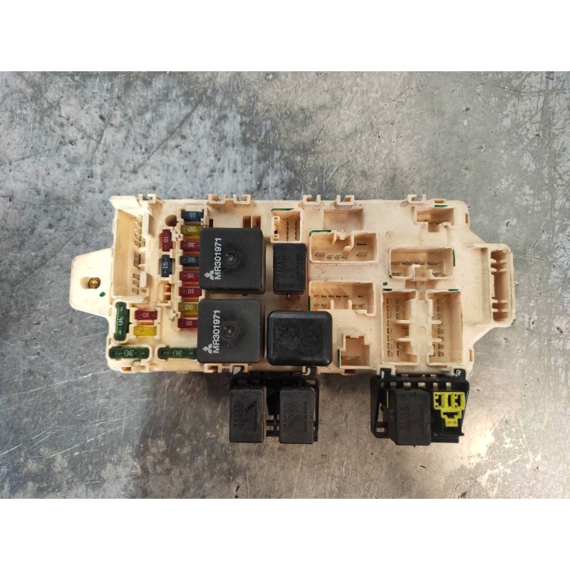 Recambio de caja reles / fusibles para mitsubishi montero (v60/v70) 3.2 di-d avance (5-ptas.) referencia OEM IAM OE220025  0E220