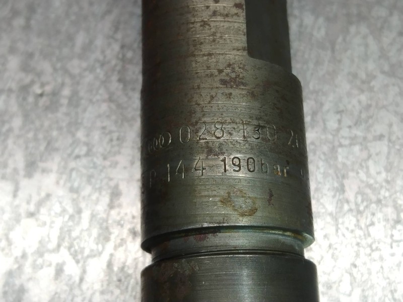 Recambio de inyector para audi a4 berlina (b5) 1.9 tdi referencia OEM IAM 028130201T  