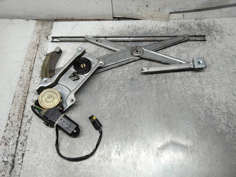 Recambio de elevalunas delantero izquierdo para jeep gr.cherokee (zj)/(z) 5.2 ltd. (zj) referencia OEM IAM 56005165 AY0621004001