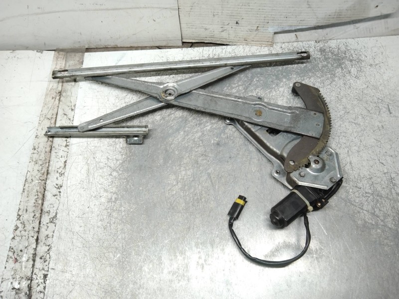 Recambio de elevalunas delantero izquierdo para jeep gr.cherokee (zj)/(z) 5.2 ltd. (zj) referencia OEM IAM 56005165 AY0621004001