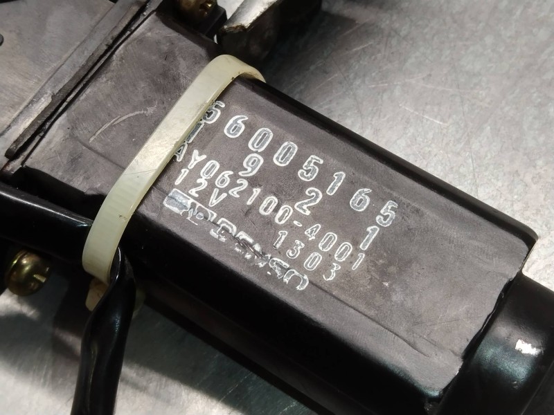Recambio de elevalunas delantero izquierdo para jeep gr.cherokee (zj)/(z) 5.2 ltd. (zj) referencia OEM IAM 56005165 AY0621004001