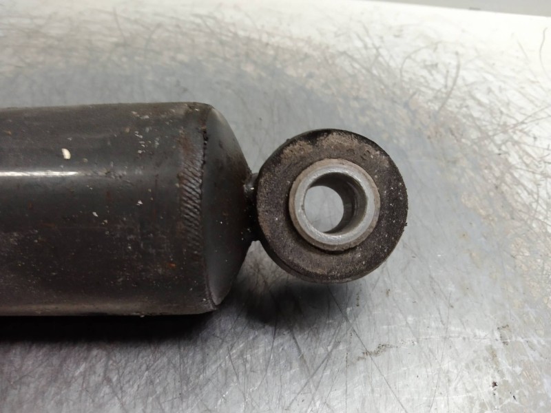 Recambio de amortiguador trasero para tata safari 2.0 td referencia OEM IAM   