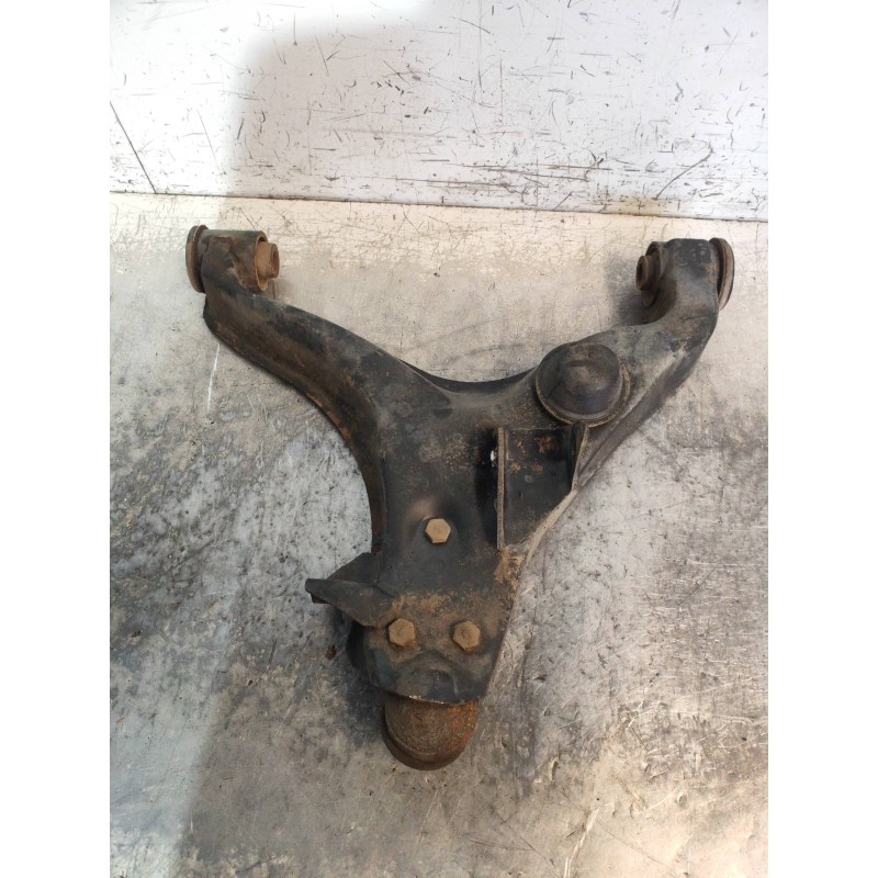 Recambio de brazo suspension inferior delantero izquierdo para mitsubishi montero (v60/v70) 3.2 di-d avance (5-ptas.) referencia