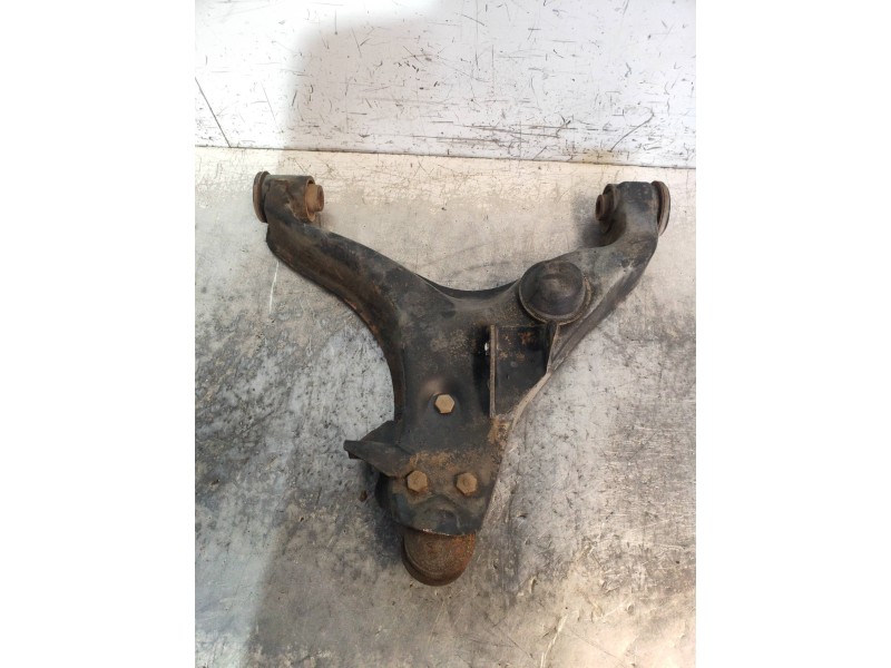 Recambio de brazo suspension inferior delantero izquierdo para mitsubishi montero (v60/v70) 3.2 di-d avance (5-ptas.) referencia