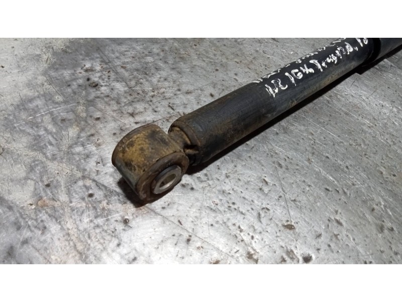 Recambio de amortiguador trasero izquierdo para dacia sandero podium referencia OEM IAM   