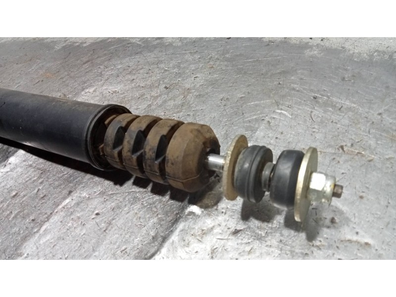 Recambio de amortiguador trasero izquierdo para dacia sandero podium referencia OEM IAM   