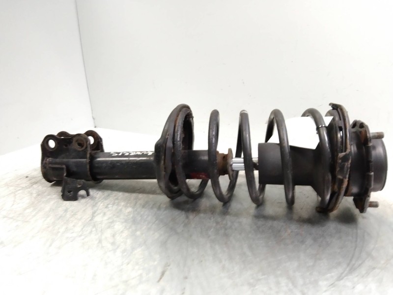 Recambio de amortiguador delantero derecho para toyota avensis berlina (t 22) 2.0 turbodiesel cat referencia OEM IAM   