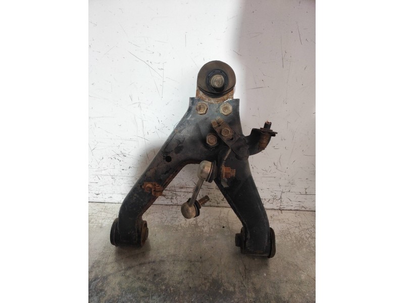 Recambio de brazo suspension superior trasero derecho para mitsubishi montero (v60/v70) 3.2 di-d avance (5-ptas.) referencia OEM
