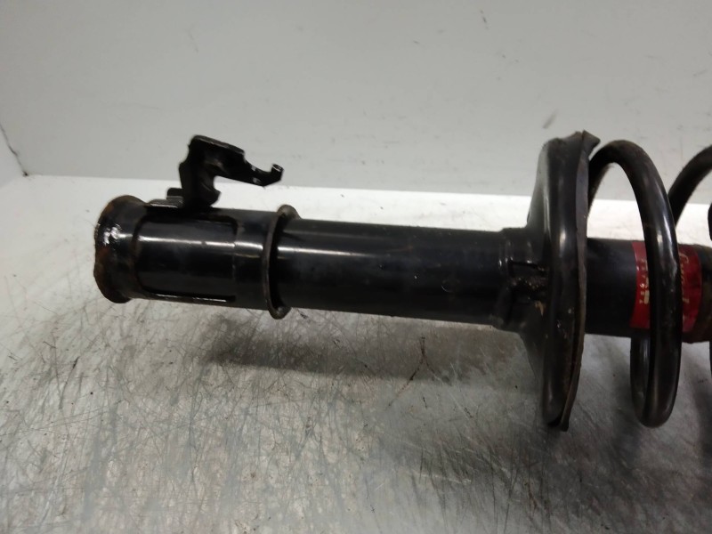 Recambio de amortiguador delantero derecho para toyota avensis berlina (t 22) 2.0 turbodiesel cat referencia OEM IAM   