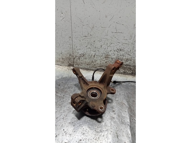 Recambio de mangueta delantera izquierda para dacia sandero podium referencia OEM IAM   