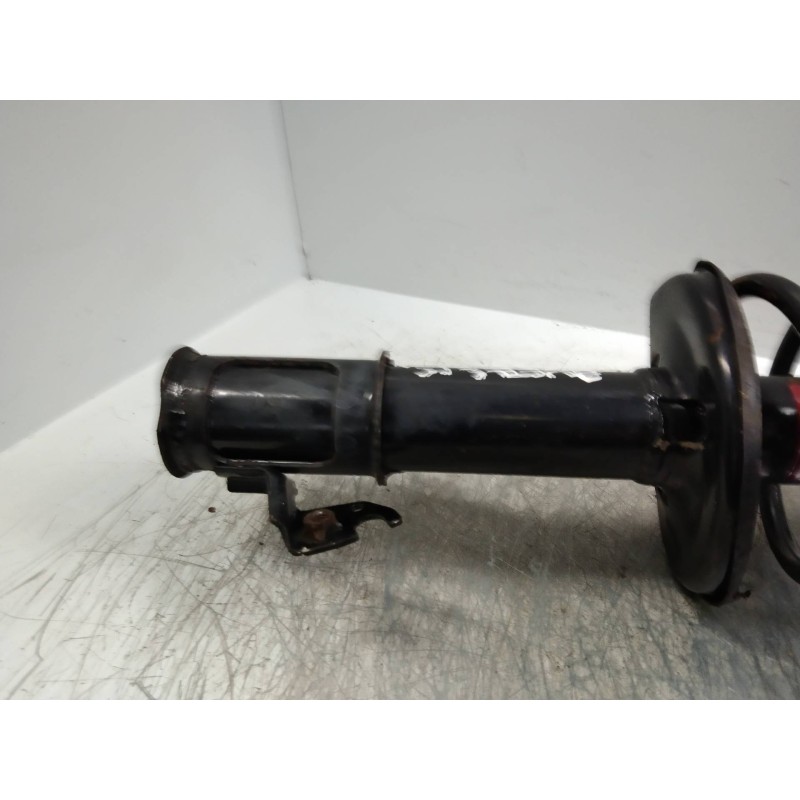 Recambio de amortiguador delantero izquierdo para toyota avensis berlina (t 22) 2.0 turbodiesel cat referencia OEM IAM   
