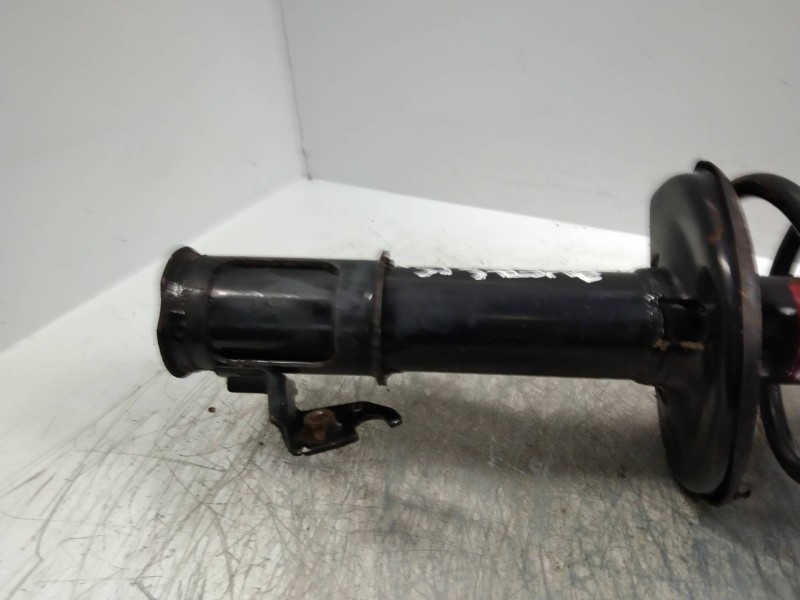 Recambio de amortiguador delantero izquierdo para toyota avensis berlina (t 22) 2.0 turbodiesel cat referencia OEM IAM   