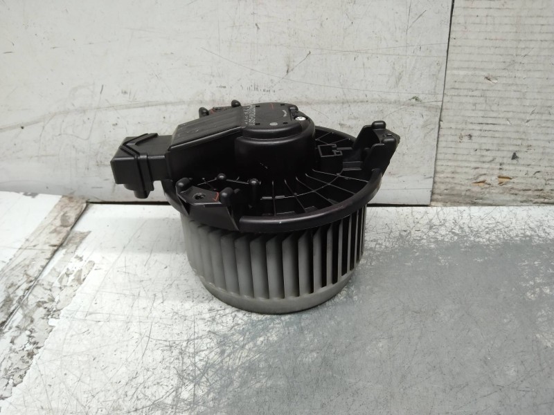 Recambio de motor calefaccion para toyota yaris (ksp9/scp9/nlp9) básico referencia OEM IAM AV2727000311  