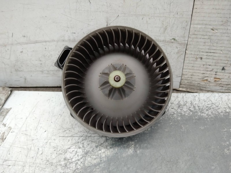 Recambio de motor calefaccion para toyota yaris (ksp9/scp9/nlp9) básico referencia OEM IAM AV2727000311  