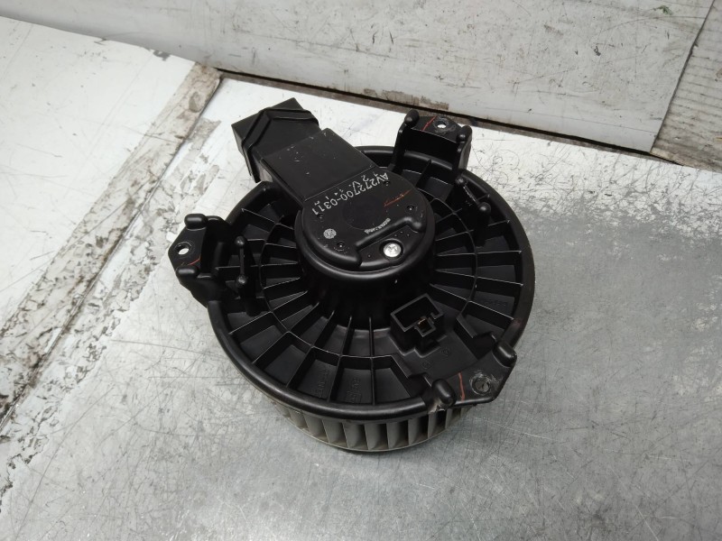 Recambio de motor calefaccion para toyota yaris (ksp9/scp9/nlp9) básico referencia OEM IAM AV2727000311  