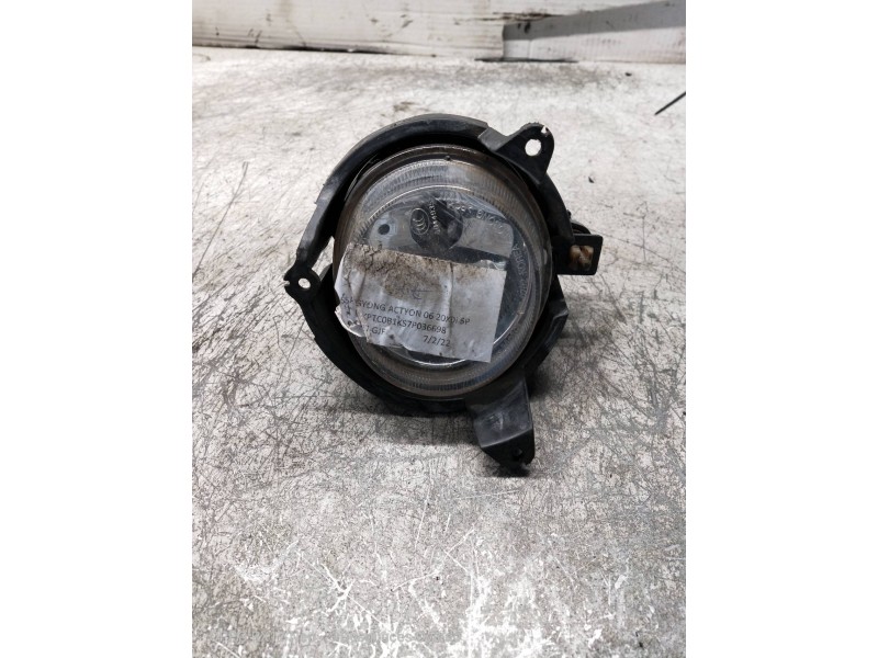 Recambio de faro antiniebla izquierdo para ssangyong actyon 200 xdi referencia OEM IAM   