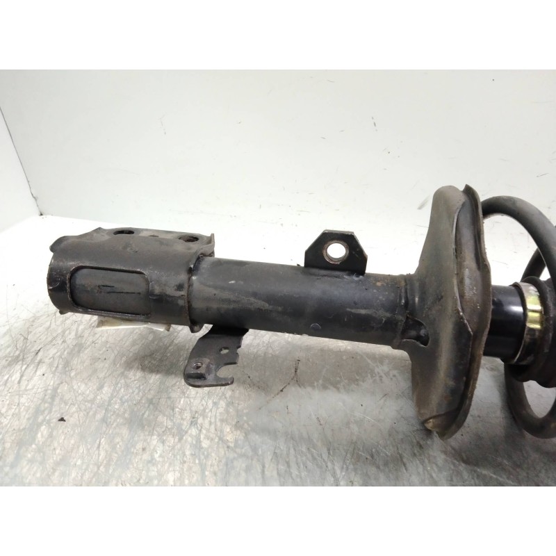 Recambio de amortiguador delantero izquierdo para toyota avensis wagon (t25) 2.0 d-4d executive referencia OEM IAM   