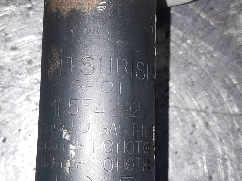 Recambio de amortiguador delantero derecho para mitsubishi montero (v60/v70) 3.2 di-d avance (5-ptas.) referencia OEM IAM MR5542