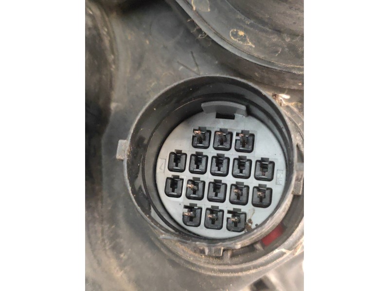 Recambio de faro izquierdo para land rover freelander (lr2) 2.2 td4 referencia OEM IAM 6H5213W030BC  