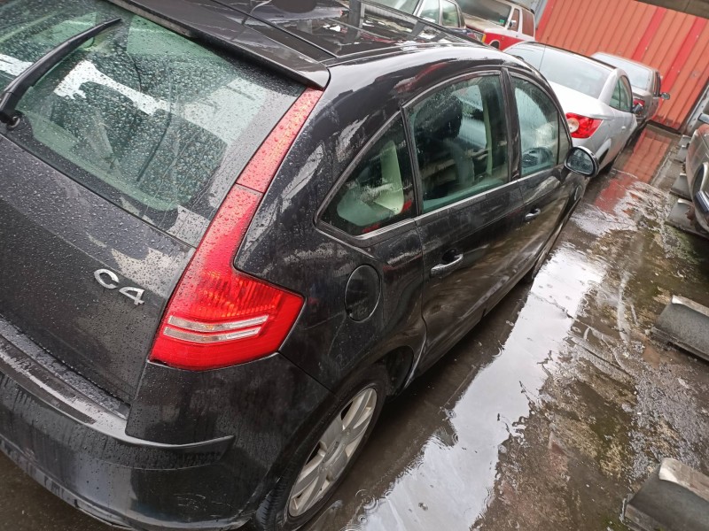 citroen c4 berlina del año 2006