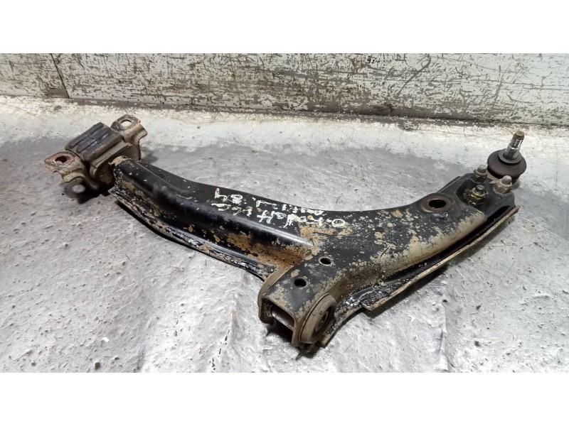 Recambio de brazo suspension inferior delantero izquierdo para opel kadett e gl berlina referencia OEM IAM   