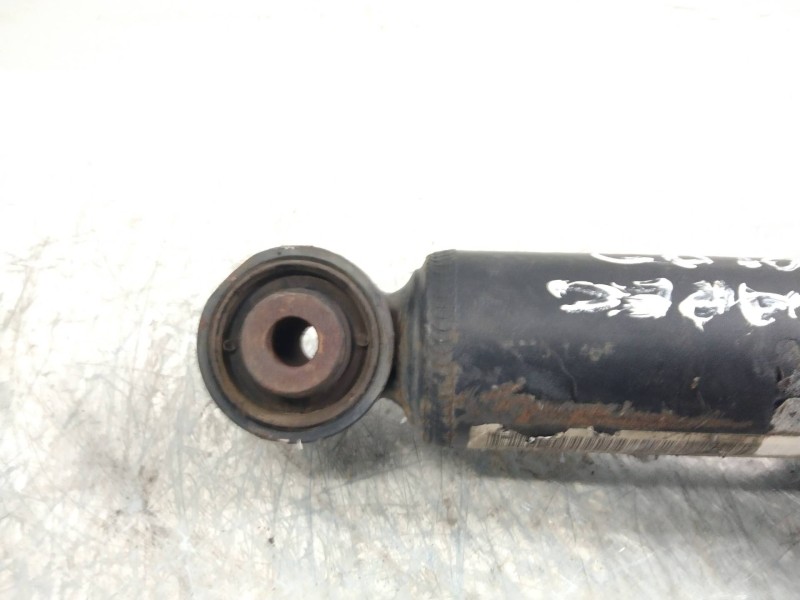 Recambio de amortiguador trasero derecho para volkswagen touareg (7la) 3.0 v6 tdi dpf referencia OEM IAM 7L6512021AC  