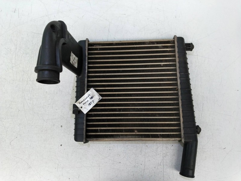 Recambio de intercooler para volvo serie 480 referencia OEM IAM 4304568907  