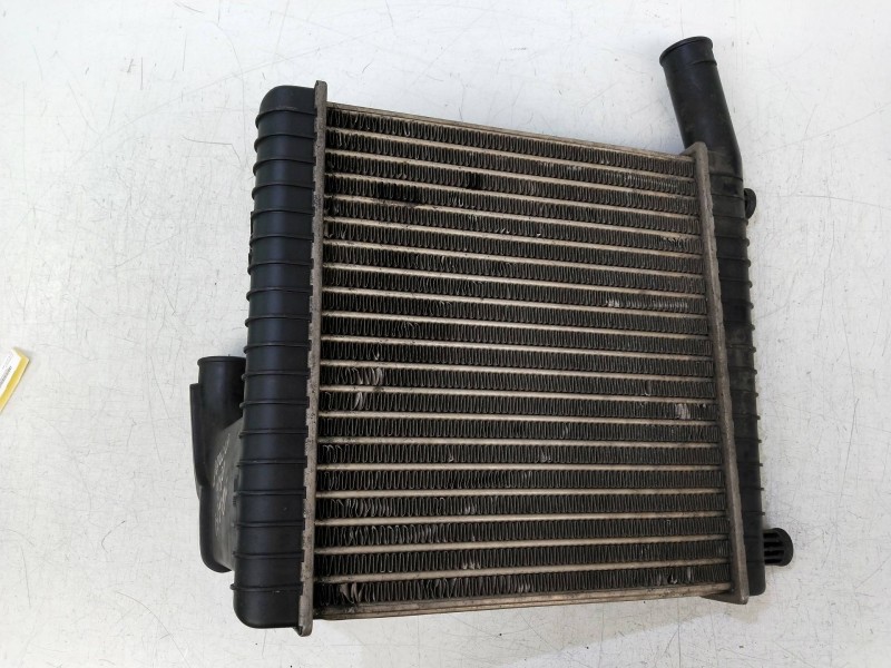 Recambio de intercooler para volvo serie 480 referencia OEM IAM 4304568907  