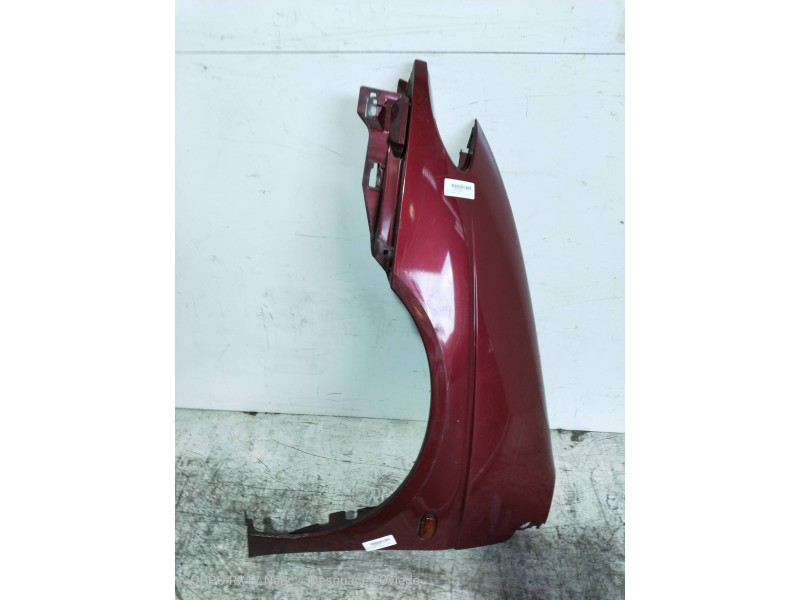 Recambio de aleta delantera izquierda para renault megane i scenic (ja0) 1.9 d alize referencia OEM IAM   