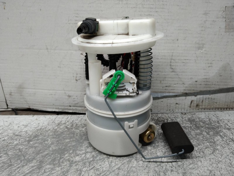 Recambio de bomba combustible para dacia logan ambiance referencia OEM IAM 8200307403A 0974690990003 
