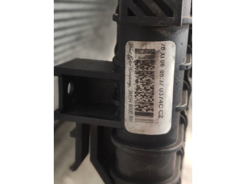 Recambio de radiador agua para ford focus berlina (cap) ghia referencia OEM IAM 3M5H8005RK  
