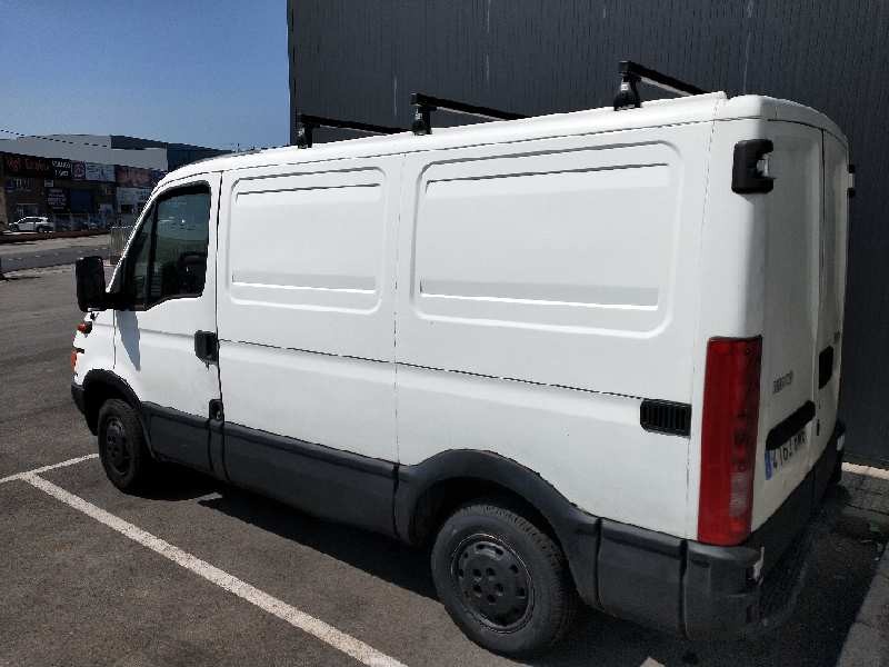 iveco daily caja cerrada (1999 =>) del año 2001